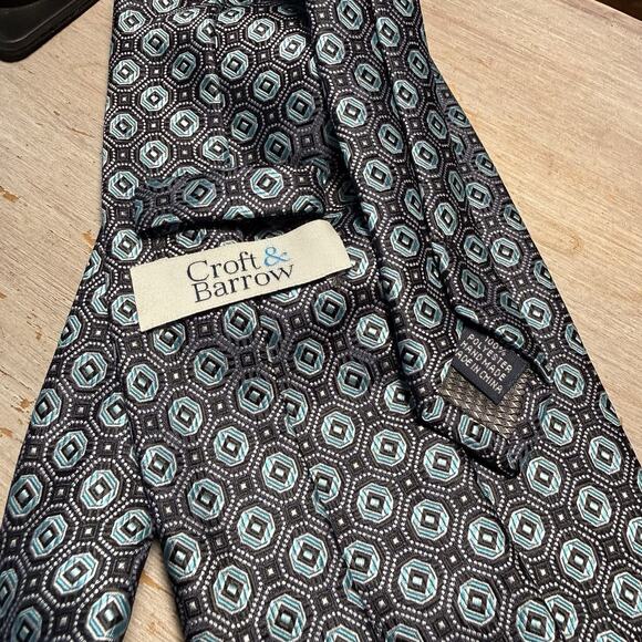 Croft & Barrow Teal Blue Geometric Pattern Tie 100% Polyester Handmade - Picture 6 of 9
